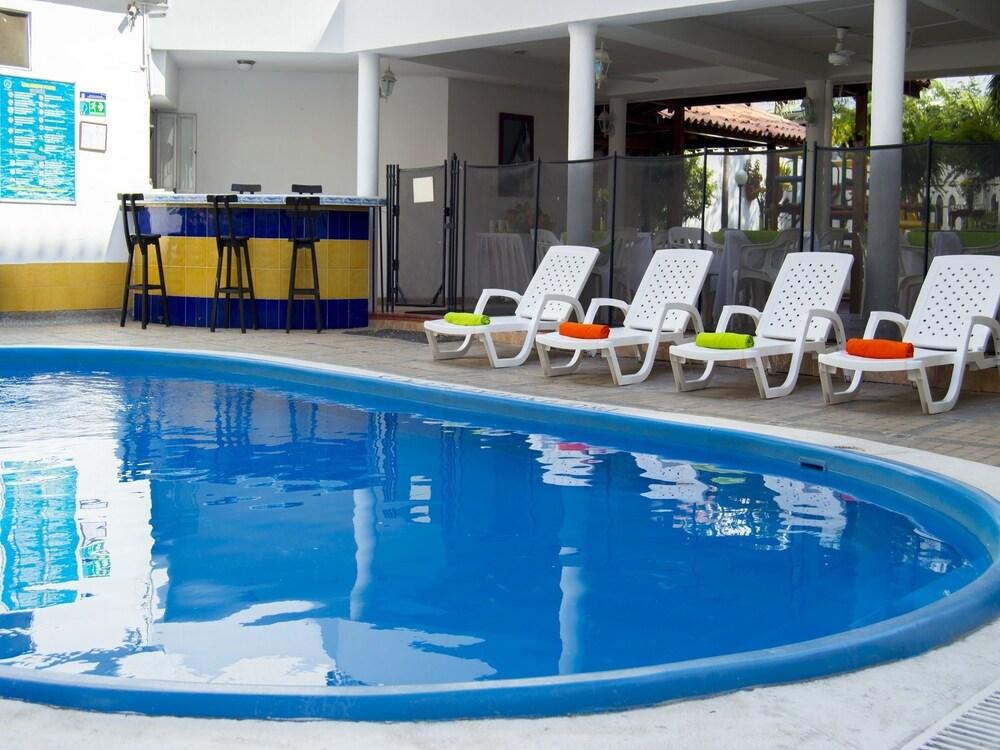 Hotel Edmar 圣玛尔塔 外观 照片